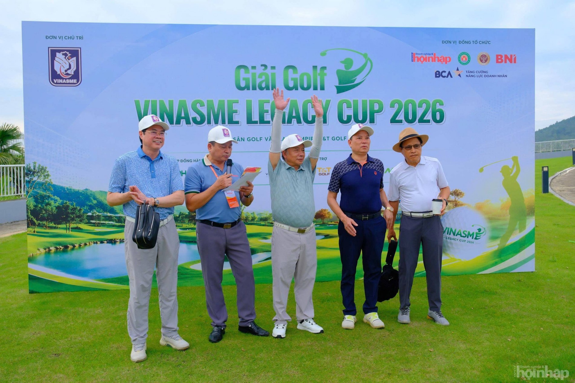 chu_tich_vinasme_nguyen_van_than_khich_le_tinh_than_golfer_tham_du_legacy_cup_2026._anh_anh_duc