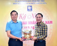 Chủ tịch Hiệp hội Doanh nghiệp tỉnh Quảng Ninh thăm Hiệp hội DNNVV tỉnh Phú Thọ làm việc với Công ty CP Hiệp hội