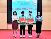 Hiệp hội và các DNNVV trao học bổng cho sinh viên Đại học Hùng Vương