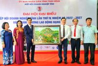 Chúc mừng Hiệp hội DN tỉnh Thái Bình Đại hội lần thứ IV  và đón nhận Huân chương Lao động hạng Nhì